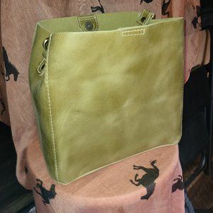 Portland Leather Butterfly Crossbody Bag ANJOU green